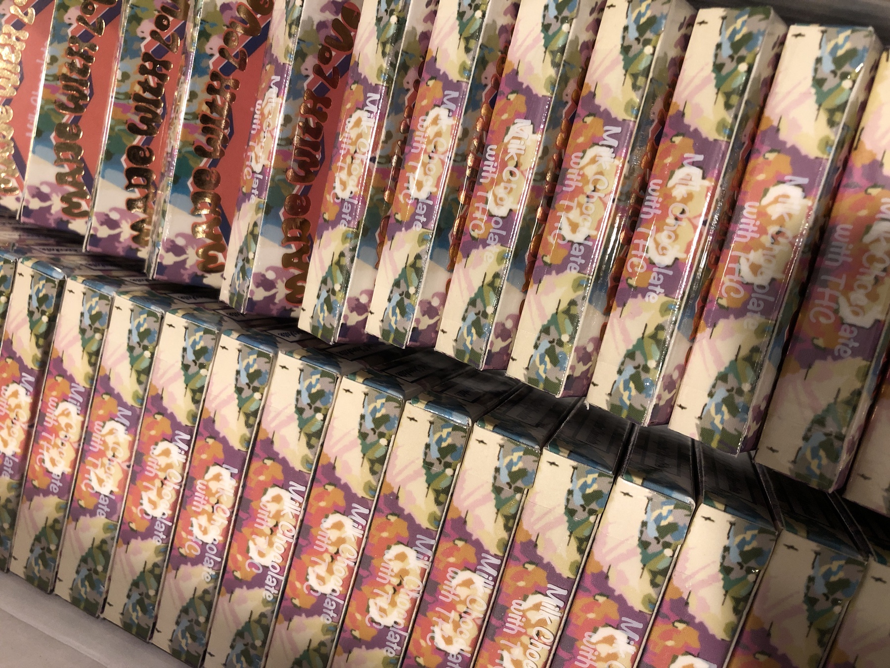 400 MG High Vibes Belgian Milk Chocolate Bar (25 mg x 16 pieces) Product image