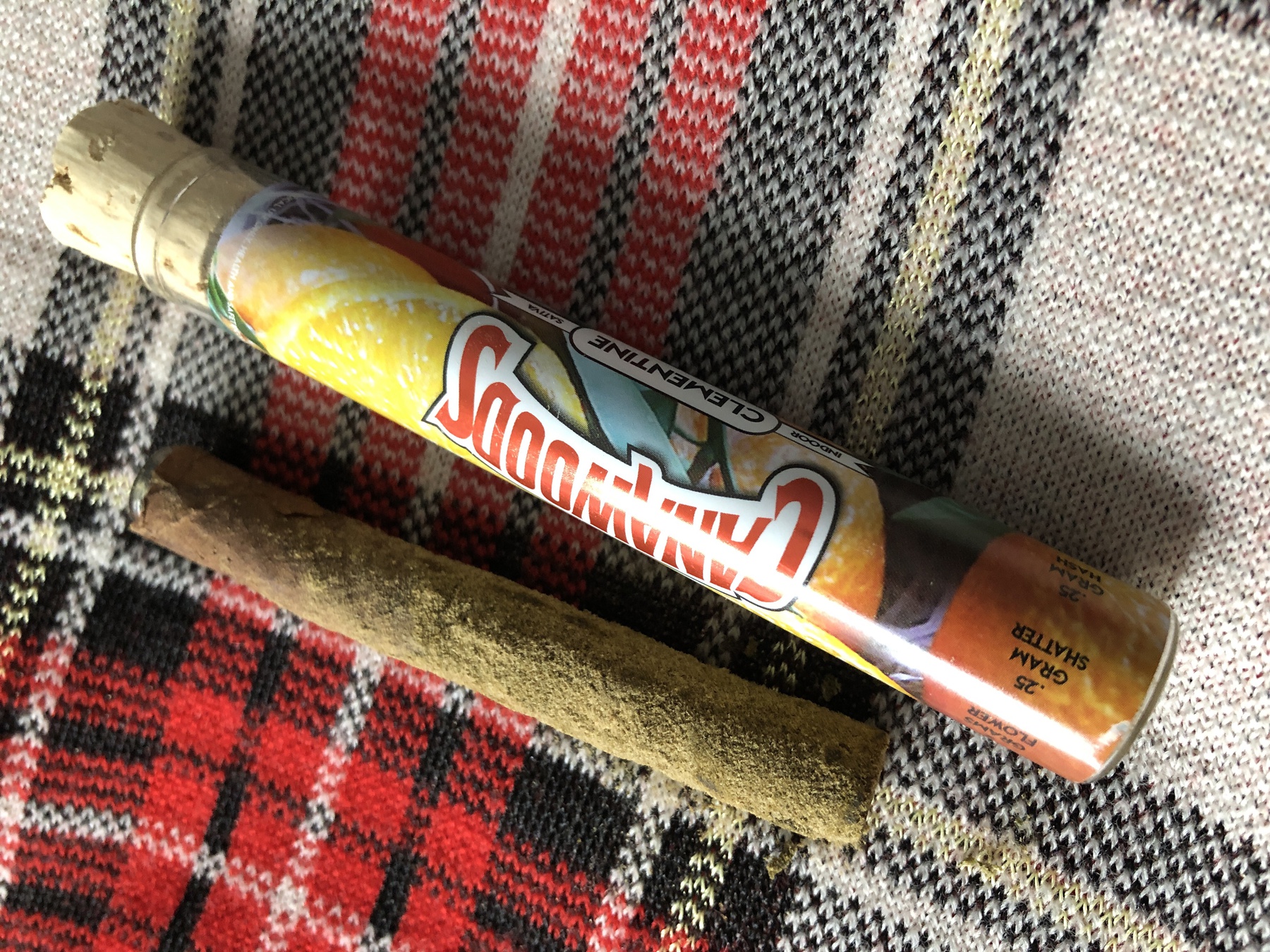 Cannawoods Novelty Blunt - Clementine 2 g Flower - 0.25 g Shatter - 0.25 g Kief Blunt Product image