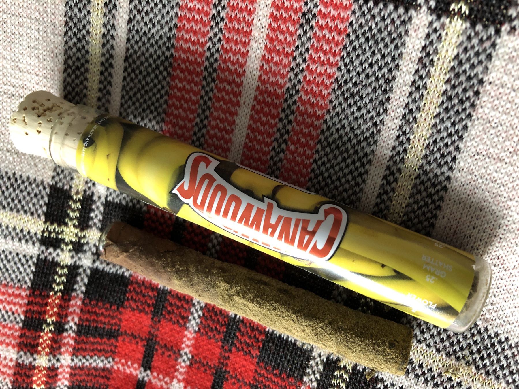 Cannawoods Novelty Blunt - Banana OG 2 g Flower - 0.25 g Shatter - 0.25 g Kief Blunt Product image