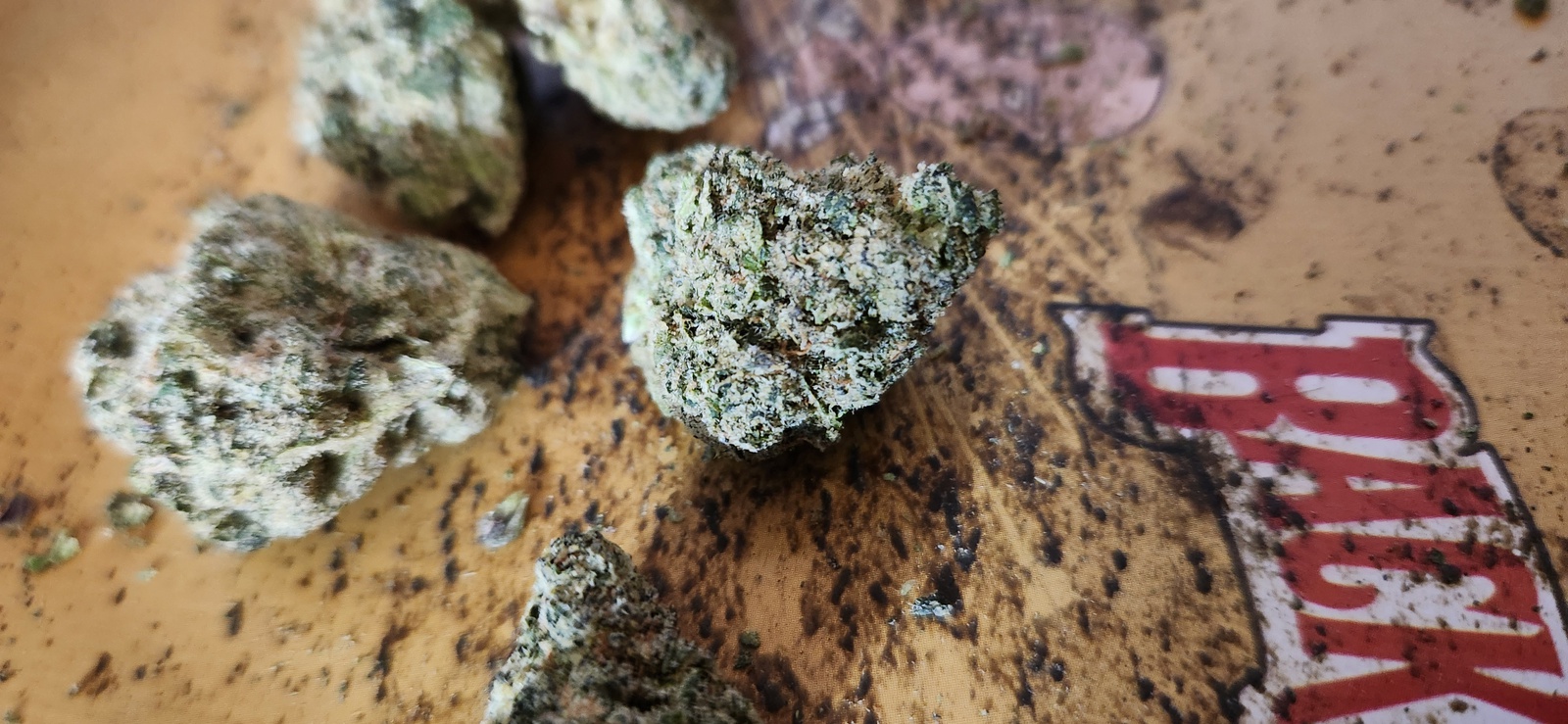 Bubbas Girl harvested flower, as labeled by the cited photo source