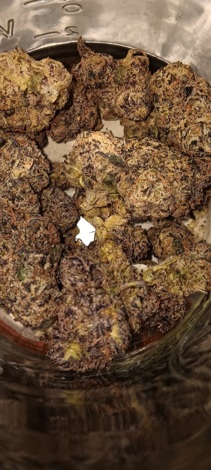 Chocolate Hashberry: strain page photo, credit allbud.s3.amazonaws.com, copyright status shown with credit copyright unverified